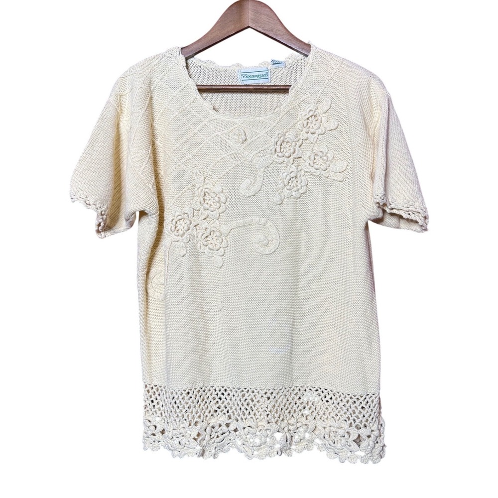 Vintage Shenanigans Knit Sweater Women Medium Cream Floral Crochet Applique Boho